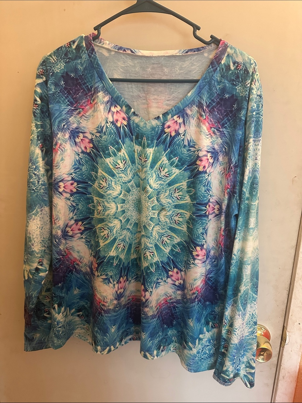 Women's Blue Mandala V-Neck Long Sleeve Top